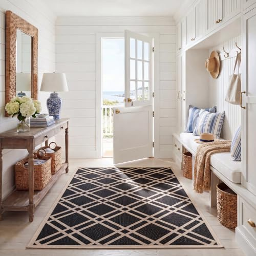 SAFAVIEH Washable Rug Outdoor Courtyard Collection - 5'3 x 7'7, Black & Beige, Non-Shedding & Easy Cleaning, Ideal for Patio, Backyard, Mudroom (CY6923-266)