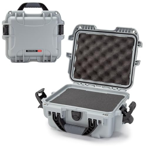NANUK 905 – Leichter, wasserdichter Schutzkoffer aus NK-7-Kunstharz mit individuell anpassbarem Schaumstoff-Einsatz (31,75 x 25,65 x 15,24 cm) (Silber)