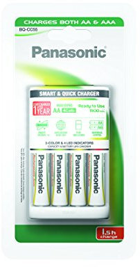 Panasonic Chargeur Rapide de Piles Rechargeables intelligentes + 4 Piles Rechargeables AA LR6 1900 mAh - Prêt à l'emploi
