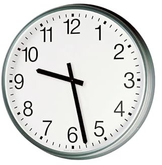 Peweta Wanduhr | DCF77-Synchronisation | Deutliches Zifferblatt | Wetterfest | Standard | Weiß | bis 50 m Sichtweite | Netzbetrieb | Indoor & Outdoor | Ballwurfsicher
