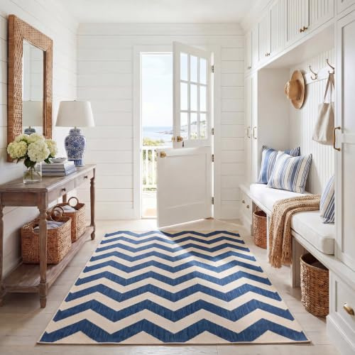 SAFAVIEH Washable Rug Outdoor Courtyard Collection - 6'7 x 9'6, Navy & Beige, Non-Shedding & Easy Cleaning, Ideal for Patio, Backyard, Mudroom (CY6244-268)