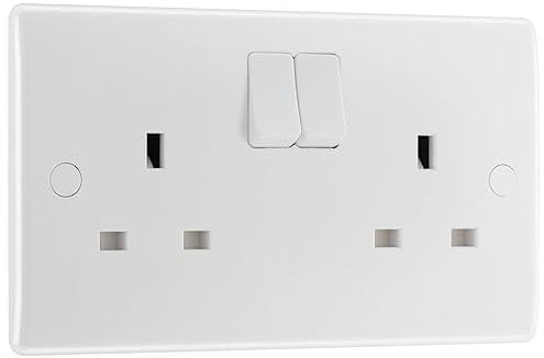 BG Electrical Double Switched Power Plug Wall Socket, Double Pole, Nexus 800 Series, White Moulded, Round Edge, 13A, 822DP