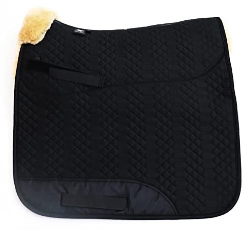 Engel Reitsport | SCHABRA1-D-SCH-MED | Schabracke | Steppstoff | Lammfell im Sattelbereich | Half Lined | Fellkranz vorne | Dressur | Stoff schwarz Fell med.