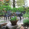 Lazy Susan – Alice Gartentisch rund | 4 Emma Gartenstühle | Wetterfestes Gartenmöbel Set | Aluminium | Farbe Bronze Antik | 3-jährige Garantie