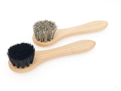 DELARA Deux Petite brosses à Cirage de Grande qualité en Poils naturels. Couleurs : Noir et Naturel