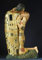 Parastone Museums Kollektion Sculpture représentant le tableau Le Baiser (Der Kuss) de Gustav Klimt