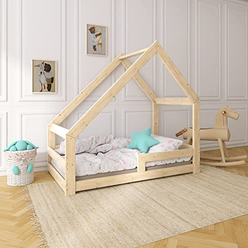 Need Sleep Hausbett Kinder Kinderbett 70x140 Bodentief mit Rausfallschutz Lattenrost Kleinkind Bodenbett Haus ab 2 Jahre Montessori Bett aus Holz Mädchen Junge Asymmetrisch