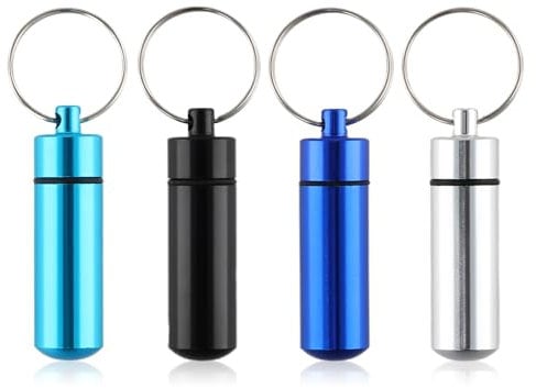 Fodlon 4 Stück Kleine Pillendose mit Schlüsselanhänger - Tragbarer Mini Pillenorganizer aus Metall für unterwegs, wasserdichter Pillenhalter, täglicher Dosierer, für Reisen und Outdoor