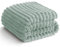 WAVVE Kuscheldecke 220x240 cm, Fleecedecke, Sofadecke, Couchdecke, Weiche Flanell Wohndecke für Zimmer Deko, Sofaüberwurf, Wohn- & Kuscheldecken, XXL große Decke, Salbeigrün