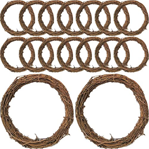 Veemoon 16pcs 10cm Natural Grapevine Christmas Wreath Rings DIY Craft Vine Rattan Wreath Dried Rattan-Wreath Making Supplies Small Grapevine Wreath-Hoops for Front Door, Wedding Winter Xmas Party