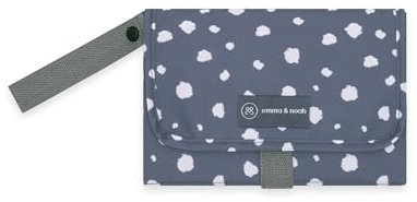 emma & noah Wickelunterlage für Unterwegs, 82x52 cm (gefaltet 25x18 cm), Abwaschbar, Wickeltasche mit Windeltasche für den Kinderwagen, Organizer für Windeln und Feuchttücher (Punkte Blau)