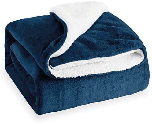 Don Descanso - Manta para Sofá Invierno Grande (150x200cm) Microfibra Suave, Cálida, Lavable a Máquina, Resistente a Las Arrugas. Manta Borreguito para Cama 90/105 o Sofá Azul Marino