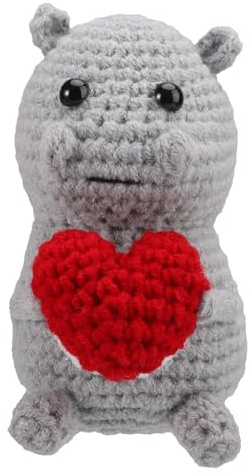 TOYMIS Positives Nilpferd Häkel mit Herz, Häkelpuppe Emotionale Unterstützung für Inspirierendes Geschenk Zuhause Büro Auto Dekor