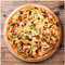 Wallario Glasplatte, Schutzplatte 55 x 55 cm - geeignet für IKEA Lack Tisch, für Beistelltisch/Couchtisch, Italienische Pizza mit Peperoni, Oliven. Paprika und Käse