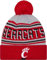New Era NCAA Cheer Sideline Cuff Beanie Mütze mit Bommel – NCAA Sport Cuffed Winter Knit Toque Cap