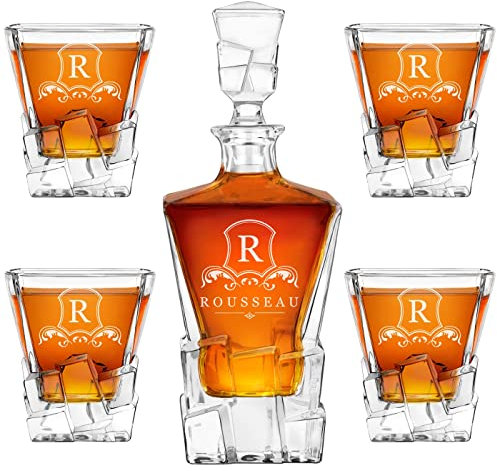 Maverton Carafe et 4/6 verres gravés - Ensemble personnalisé Cadeau Anniversaire Homme - Set élégant pour lui Carafe whisky 950ml au design unique - Verre a whisky - Cadeau Homme connaisseur - Élégant