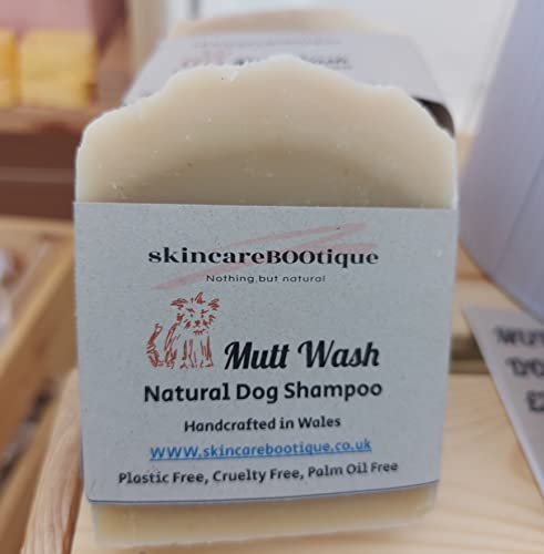 Mutt Wash natural dog canine shampoo with tea tree essential oil, a natural flea repellent, for itchy dry skin, for daily use