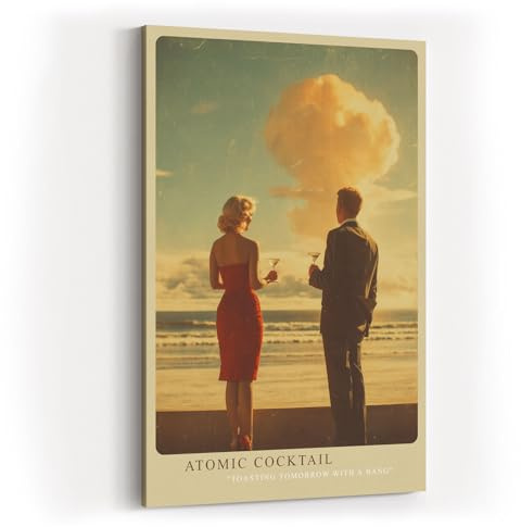Paul Sinus Wandbild in 40x60cm Atomic Cocktail Vintage-Szene mit elegant gekleidetem Paar am Strand vor aufsteigender Wolke für stilvolle Retro-Raumgestaltung