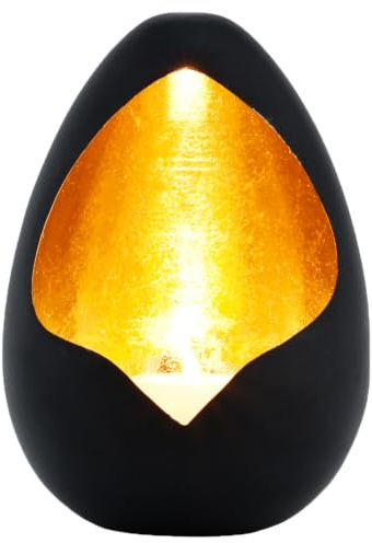 Skandinavisches Windlicht Stily modern aus Metall in Schwarz 20 cm | Die goldfarbene Innenseite reflektiert das Licht von Teelichtern und kleinen Stumpenkerzen im schwarz lackierten Windlicht.