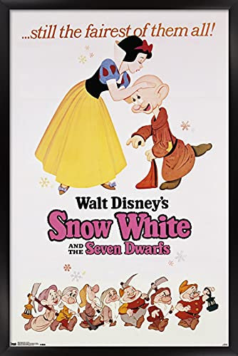 Trends International Disney Biancaneve ei sette nani - Ancora il più bello poster da parete, 37,4 x 56,8 cm, versione con cornice nera