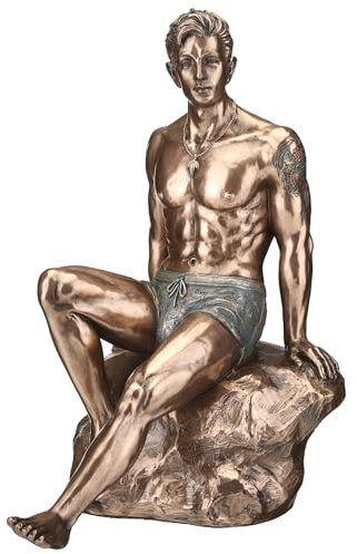 Veronese Design 21,6 cm Tätowierte männliche sitzende Felsen Strand Pinup Kaltgussharz Bronze-Finish Skulptur