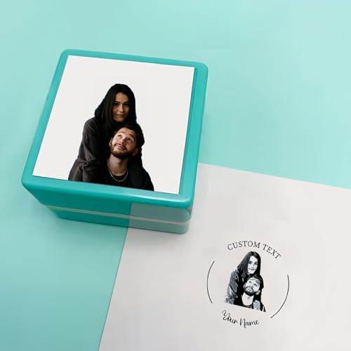 Drawelry Personalisiert Foto Namen Stempel mit Bild Gravur Quadratisch Gummi Stempelplatte Mehrfarbig Gesicht Portrait Stempel für Familie Freund Mitschüler Kollege Geburtstags Geschenke (H)