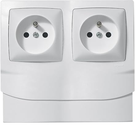 LEGRAND | Cadre 2 postes double PC épaisseur 12.5, montage déjà équipé pour plinthe, 2x prise avec contact de protection, installation facile en saillie