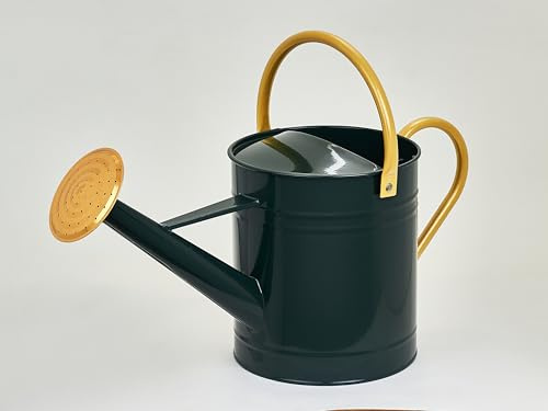 Regadera metálica 5L Verde Mate Oscuro con Detalles Mostaza | Chapa de Acero 0,40 mm | Alcachofa desenroscable y Remaches Reforzados | Estilo rústico Decorativo