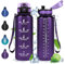 Vikastar Botella Agua, 1500ML Prueba de Fugas, Botella Agua Gimnasio, Marcador de Tiempo, Botella de Agua, Reutilizable, Cantimplora, Motivacional, Botella para Fitness, Camping, Morado-Brillante