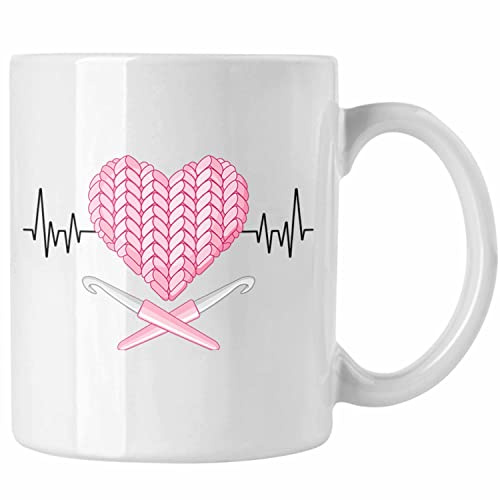 Trendation - Häkeln Stricken Herzschlag Tasse Geschenk für Oma Mutter Stricken Hobby Geschenkidee (Weiß)