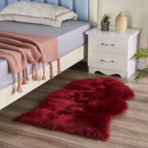 YUGWNN Schaffell-Teppich für Schlafzimmer, zotteliger flauschiger Teppich, Weinrot, ästhetische Teppiche und Pads und Protektoren, 60 x 180 cm