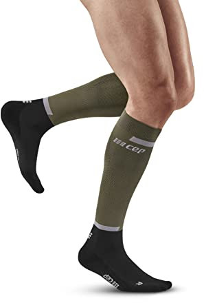 CEP - THE RUN COMPRESSION SOCKS TALL für Herren | Lange Laufsocken in olive/black mit Kompression | Regenerierende Kompressionsstrümpfe für Männer | Gr. III | M, (WP30R)