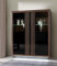 Forte Savona Vitrine 130 140 mit 2 Türen, Elegante Wohnzimmervitrine, Standvitrine, Holzwerkstoff in Schwarz/Edeleiche Holzdekor, Schwarz Hochglanz, 133 cm breit x 161,8 cm hoch x 42,3 cm tief