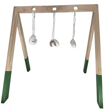 Liefjes & Co Baby Spielbogen aus Holz – Spieltrapez mit Hängespielzeug: Regenbogen, Mond & Wolke – Babygym – Baby Spielzeug ab 0 Monate – Geschenk für Neugeborene (Grün)