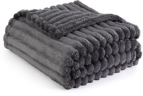 Bedsure Fluffy Fleece Blanket for Bed - Soft Cosy Warm Blankets, Soft Cute Double Size Throw Gifts for Women and Girls, Dark Grey, 220x240 cm