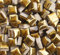 PINUO&KE 200 Stück/200 g Quadratische Formen 1x1 cm Quadratische Keramik Mosaik Mosaik Fliesen zum Basteln, Bunte Buntglasstücke für Mosaikprojekte - Gold