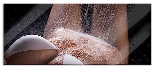 Pixxprint Glasbild Panorama, Wandbild aus Echtglas, Frau im Bikini unter einer Dusche, 100x40 cm, inkl. Aufhängung und Abstandshalter