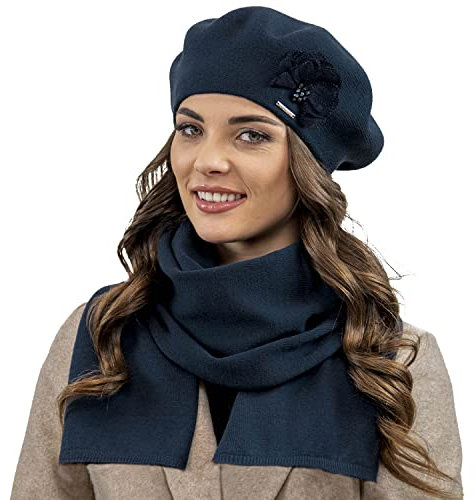 VIVISENCE Elegantes Damen Winter Set Aus Baskenmütze Mit Blumenapplikation Und Langer Schal Aus Warmem Garn Perfekte Für Kalte Wintertage Ideal Für Elegante Und Sportliche, Dunkelblau,Einheitsgröße
