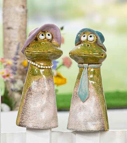 MF Dekorative Froschpaar Gartenfiguren, 22 cm, Keramik Zaunfiguren in Grün mit Hut und Accessoires, 2-teiliges Set