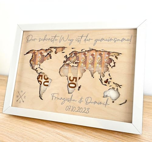 Geldgeschenk Hochzeit - Personalisierte Holz Weltkarte - Einzigartiges dekoratives Hochzeitsgeschenk für Brautpaar oder Geschenk Freundin - Spruch, Namen und Hochzeitsdatum auswählbar - Bilderrahmen
