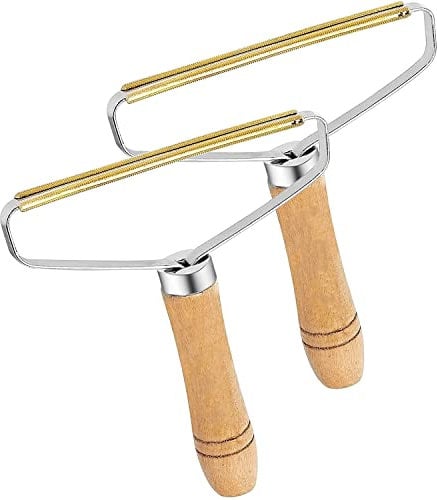 KISUOMAOYI Portable Lint Remover, 2PCS Manually Lint Roller with Wooden Handle Holder, Reusable Double Sided Fabric Shaver for Carpets, Pet Hair, Woolen Coat, Sweater, Bed Sheets
