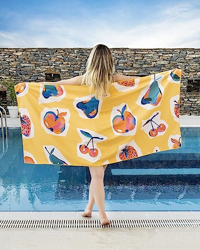 Gräfenstayn Premium Strandtuch Mikrofaser mit Umhänge-Knopf 100x180 cm - ÖKO-TEX 100 - Badetuch leicht, sandfrei und schnelltrocknend - XXL Strand-Handtuch - Microfaser Strandlaken groß (Fruits)