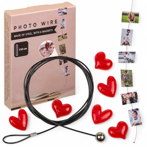 MIJOMA Fotodraht mit Magneten – Stilvolle Fotoaufhängung aus Stahl – Flexibles Fotoseil für Bilder, Postkarten & Notizen – Einfache Wandmontage ohne Bohren (150 cm mit 6 Herz-Magneten)