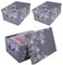 Kreher 3 Stück XL 45 Liter Deko-Kartons, Ordnungsboxen, Stapelboxen mit Deckel und Griffe, 51 x 37 x 24 cm (Barock Blume Grau)
