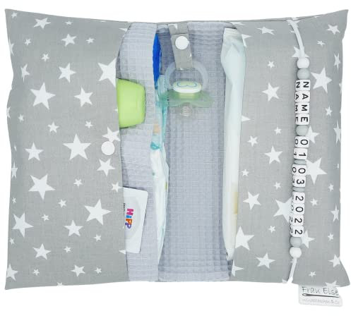 Große Windeltasche für unterwegs mit Namen personalisiert - für Mädchen und Jungen - Wickeltasche mit Waffelpique - Sterne grau weiß