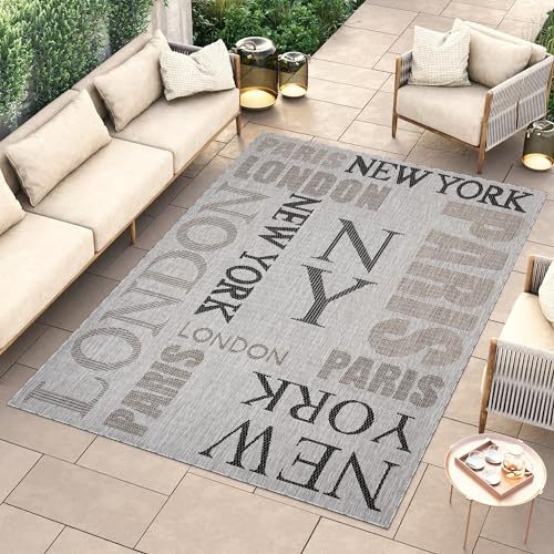 TAPISO Melissa In & Outdoorteppich Grau Schwarz Schrift 160 x 230 cm | UV-Resistent strapazierfähiger Teppich mit Sisaloptik für Küche Flur Wohnzimmer Balkon Terrasse Modern OEKO-TEX
