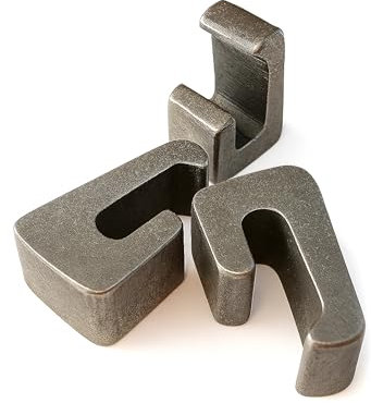 Becker Design® 3 x Universal Abstandshalter für Feuerplatte zwischen Feuertonne, Kugelgrill oder Feuerschale (Made IN Europe) - Grillplatte-Halterung aus legiertem Stahl für BBQ-Tonne (3er Set)