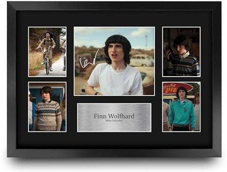 HWC Trading Finn Wolfhard Strange Hawkins Thing Geschenke Geducktes Signiertes Autogramm Fotodisplay Montagedisplay für Fans von Fernsehshows - A3 Gerahmt