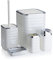 HowHomely Badezimmer Set mit Klobürste Seifenspender Zahnputzbecher Seifenablage und Mülleimer | Silber-Weiß Badezimmer Zubehör Set | Modern Badaccessoires Set (Wave)