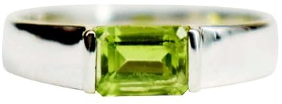 Echter Peridot-Ring aus 925er-Sterlingsilber. Solitär-Ring. Handgefertigter Schmuck. August-Geburtsstein. Peridot-Edelstein-Ring im Smaragdschliff. Wunderbares Geschenk für jeden Anlass. Eleganter